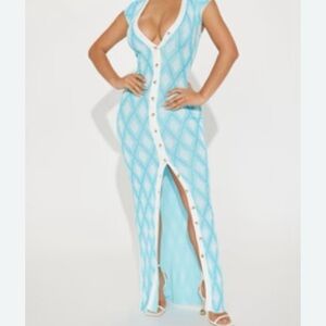 NWT Long Blue & White Patterned Maxi Dress With Buttons